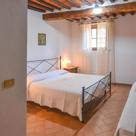 Apartment Gorgeous In With Kitchen Cortona